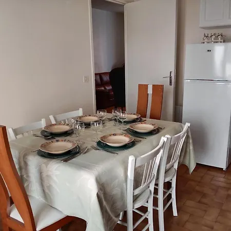 Maison Renovee Proche Vichy : 3 Chambres, Cour Fermee, Inclus, Ideal Curistes Et Activites Naturelles - Fr-1-489-481 Holiday home