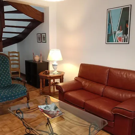 Maison Renovee Proche Vichy : 3 Chambres, Cour Fermee, Inclus, Ideal Curistes Et Activites Naturelles - Fr-1-489-481 Bellerive-sur-Allier