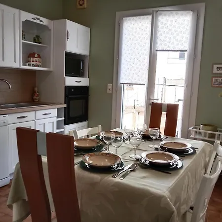 Maison Renovee Proche Vichy : 3 Chambres, Cour Fermee, Inclus, Ideal Curistes Et Activites Naturelles - Fr-1-489-481 * Bellerive-sur-Allier