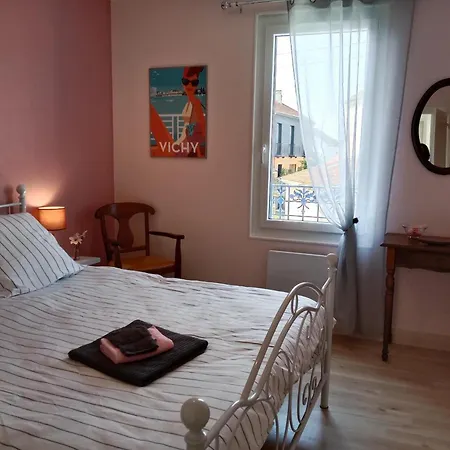 Maison Renovee Proche Vichy : 3 Chambres, Cour Fermee, Inclus, Ideal Curistes Et Activites Naturelles - Fr-1-489-481 * Бельрив-сюр-Алье